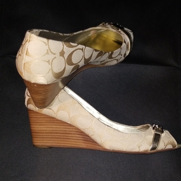 Size 11 Coach wedges - Picture 2 of 4